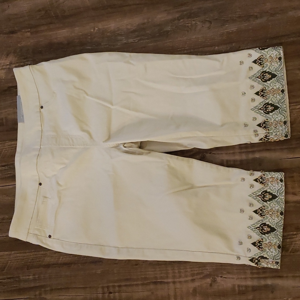 Chicos embellished pull on capris